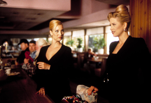 ROMY AND MICHELE'S HIGH SCHOOL REUNION Lisa Kudrow Mira Sorvino 1997  90s hair inspiration