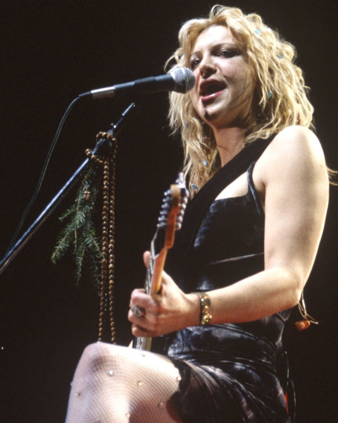 Courtney Loves Choppy Shag  90s hair inspiration